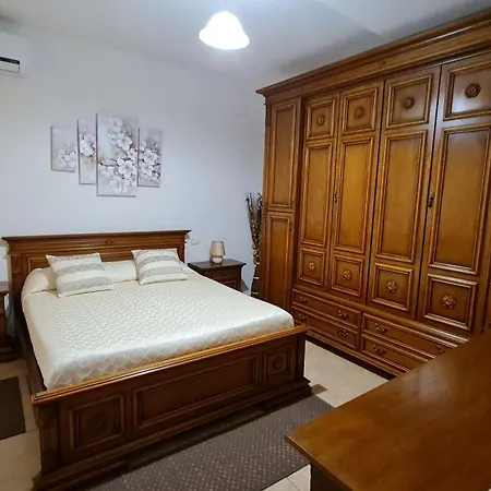 Holiday home Chloe, Wenige Km Von Cagliari Entfernt, Mit Privatem Pool, Garten, Rasen,