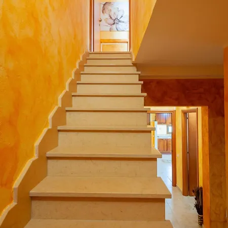 Holiday home Chloe, Wenige Km Von Cagliari Entfernt, Mit Privatem Pool, Garten, Rasen, Capitana