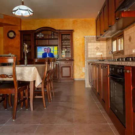 Holiday home Chloe, Wenige Km Von Cagliari Entfernt, Mit Privatem Pool, Garten, Rasen,